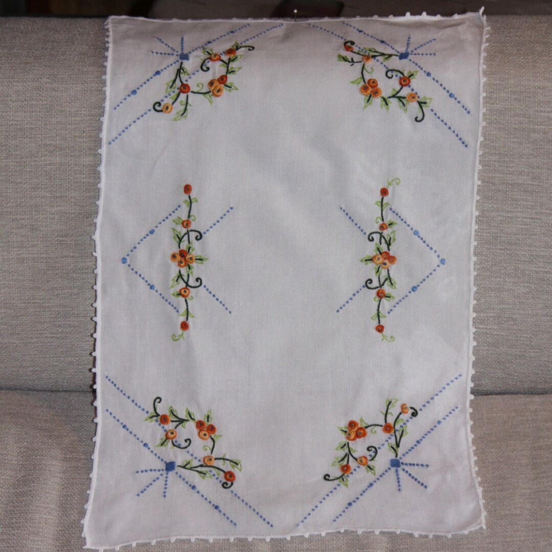 NAPPERON CHEMIN BRODE MAIN SUR GROSSE TOILE DE COTON BLANC RECTANGULAIRE 35x75