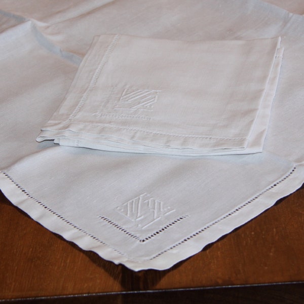 Lot de 2 serviettes de table anciennes en coton brodées et ourlées main, origine France