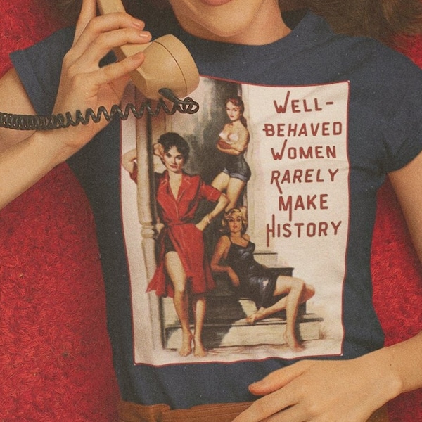 Sexy 1950's Pin-Up Girls Navy T-Shirt Girl Power Tee Retro Pulp Fiction Book Cover Tshirt Vintage Romance Novel T Shirt Bad Girl Top