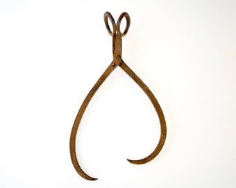 Vintage Antique Primitive Industrial Ice Block Hook Tongs from Hand-Forged Cast Iron