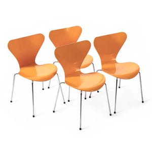 Danish Modern Dining Chairs Series 7 by Arne Jacobsen for Fritz Hansen
