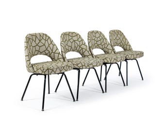 Set of 4 Eero Saarinen Executive Side Chairs, Knoll Mid Century Modern Black Metal