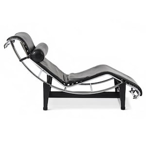 Cassina LC4 Black Leather Chaise Lounge Chair by Le Corbusier 1991