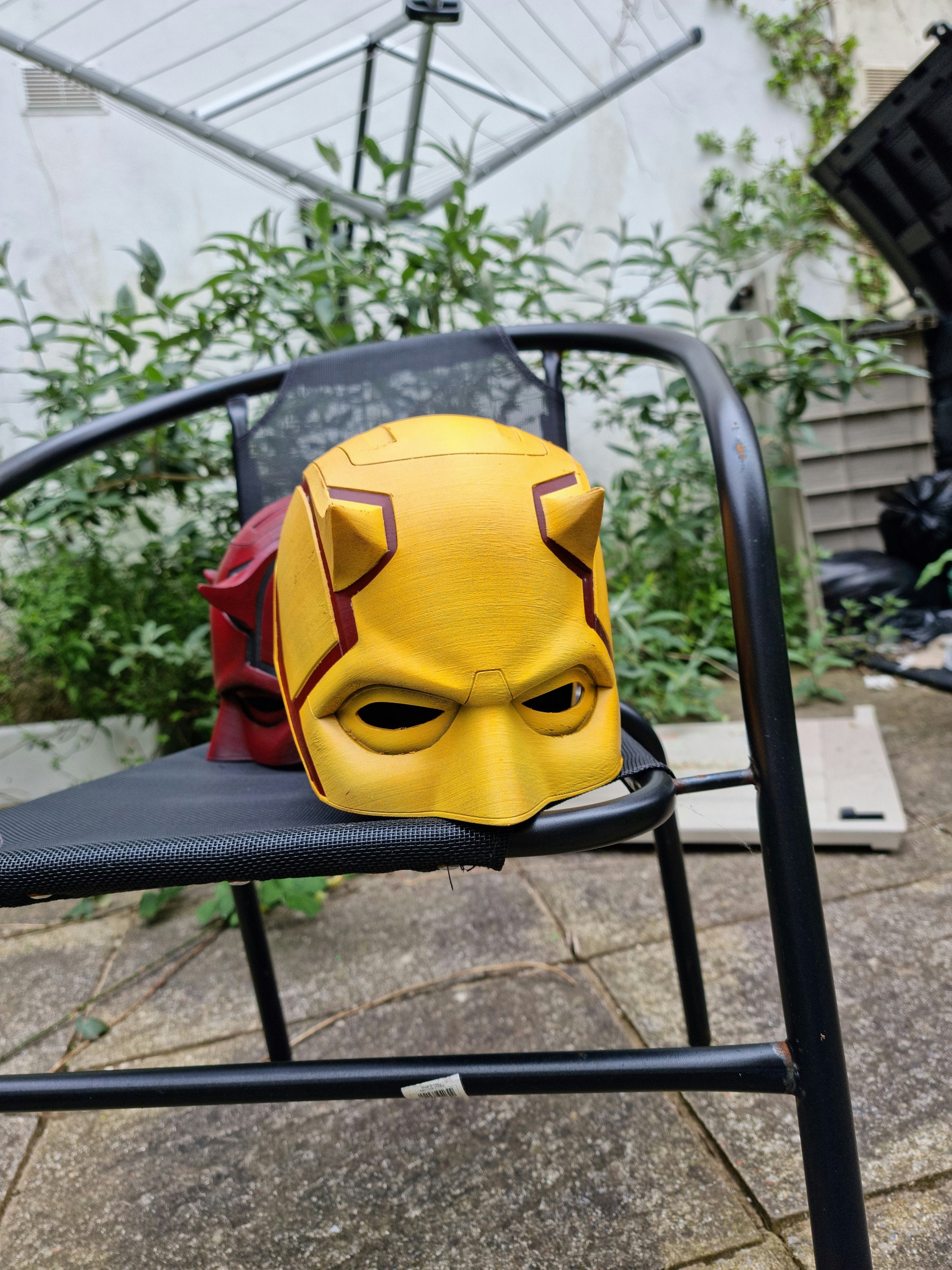 デアデビルのマスクとカウルのセット。デアデビルの赤と金の