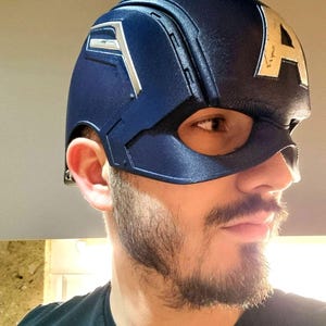 Junior Captain America Cosplay helmet. Free shipping high sustainable materials already painted great for children costume cosplay or displa