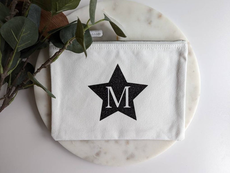 Bolsa plana con cremallera inicial personalizada para niños / Bolsa de accesorios / Regalo para niños / Bolsa para niños / Estrella brillante imagen 1