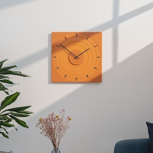 Designväggklocka LUXHORA Arenora – fyrkantig 38 cm, Valchromat-trä, tyst urverk, anpassningsbar (färg/visare), handgjord i Tyskland