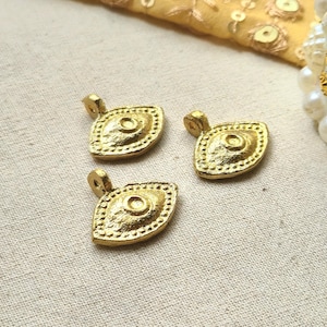 Brass Eye Charm – Antique Gold Tribal Amulets for Jewelry Making, Boho Macrame, Protection Charms, Macrame making, and Boho Crafts Z200