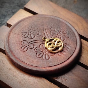 Brass snake Charm pendent, Brass Charms, Brass Charms, Brass Charms for macrame,Brass Charms for Macrame and Jewelry Making, SK28