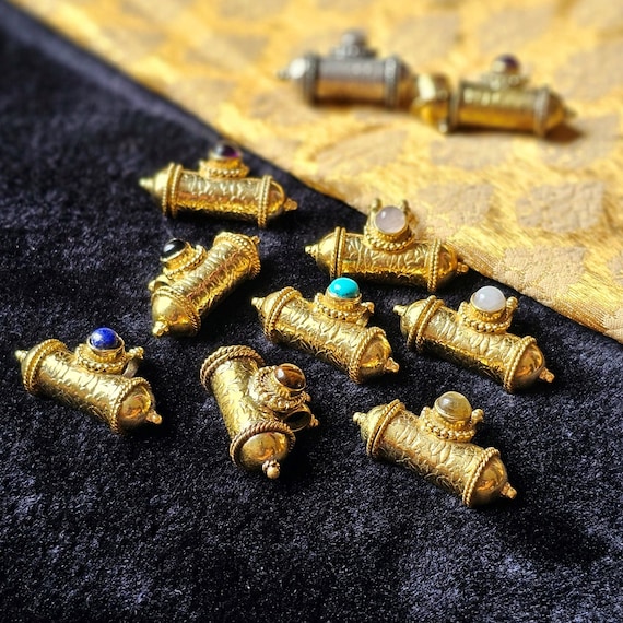 Engraved Secret box, Prayer box, Ethnic pendents, Amulet pendent, Vintage indian box, Indian taviz amulet container, Brass pendents