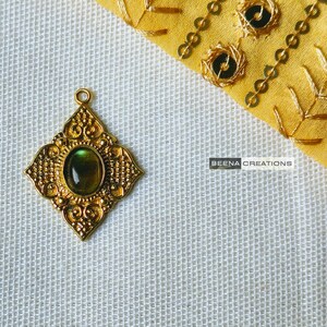 Tribale labradoriet messing stenen bedel, tribal messing stenen bedels, messing bedels voor macramé, messing bedels voor macramé en sieraden maken, SC35