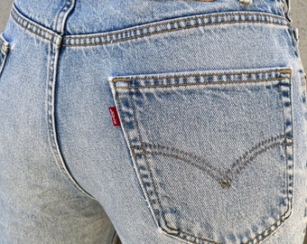 Size 35 Vintage Levis 559 Distressed Dirty Stain Jeans Light Wash Denim High Rise Relaxed Fit Straight Leg Fly Boyfriend Jeans W35 L30