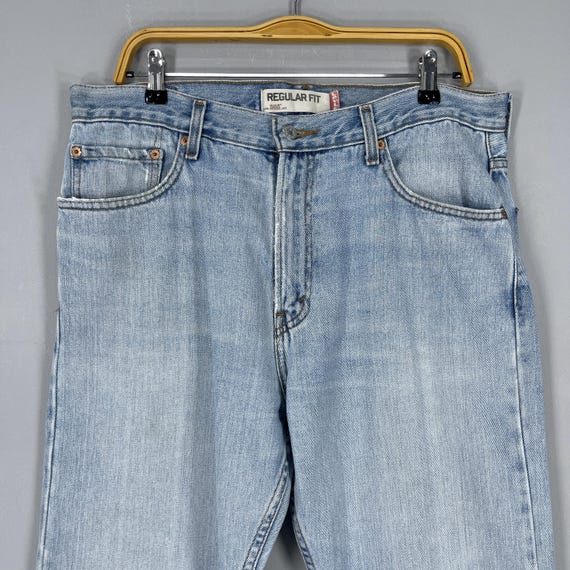 Vintage Levi's 505 Regular Fit Jeans W35 L28 / High Rise Light