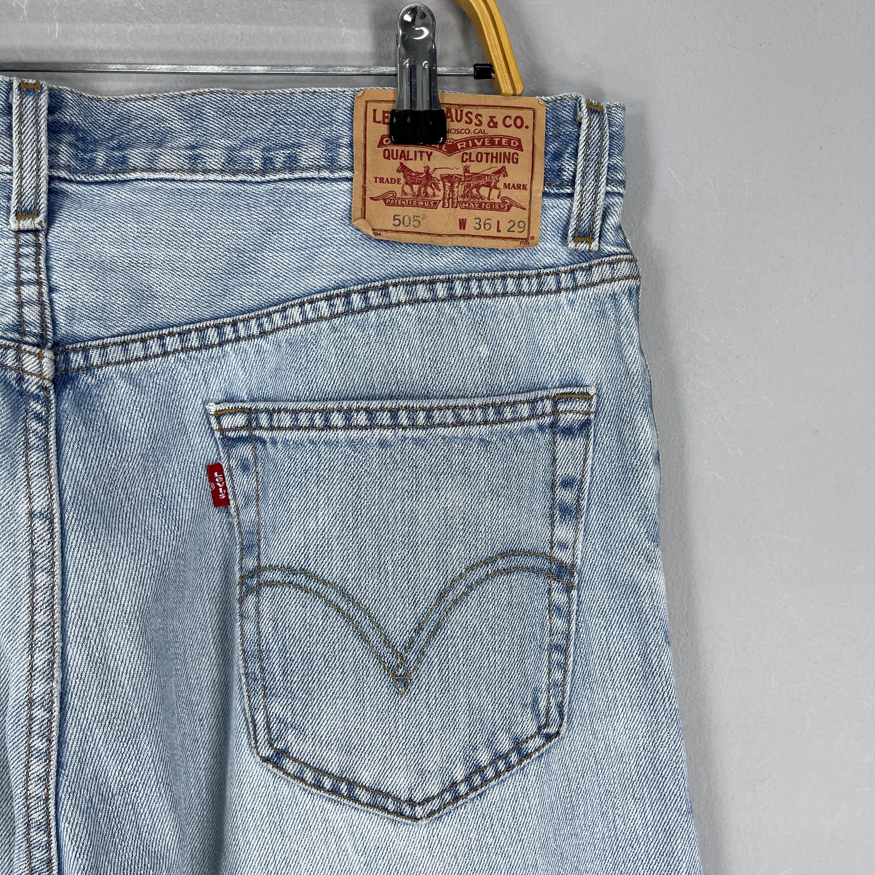 Vintage Levi's 505 Regular Fit Jeans W35 L28 / High Rise Light