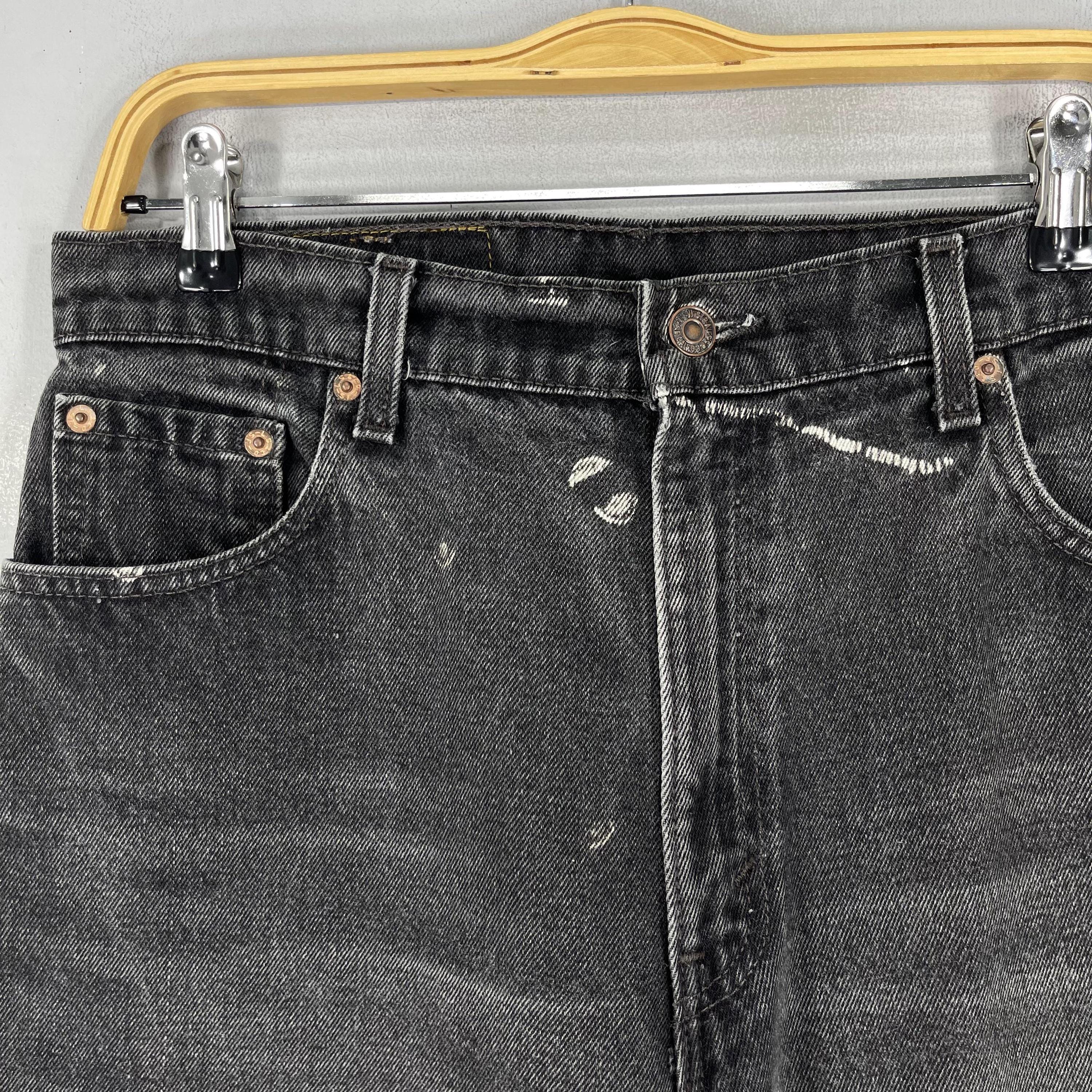 W30 L29 Vintage Distressed Levis 551 Ultra High Rise Jeans