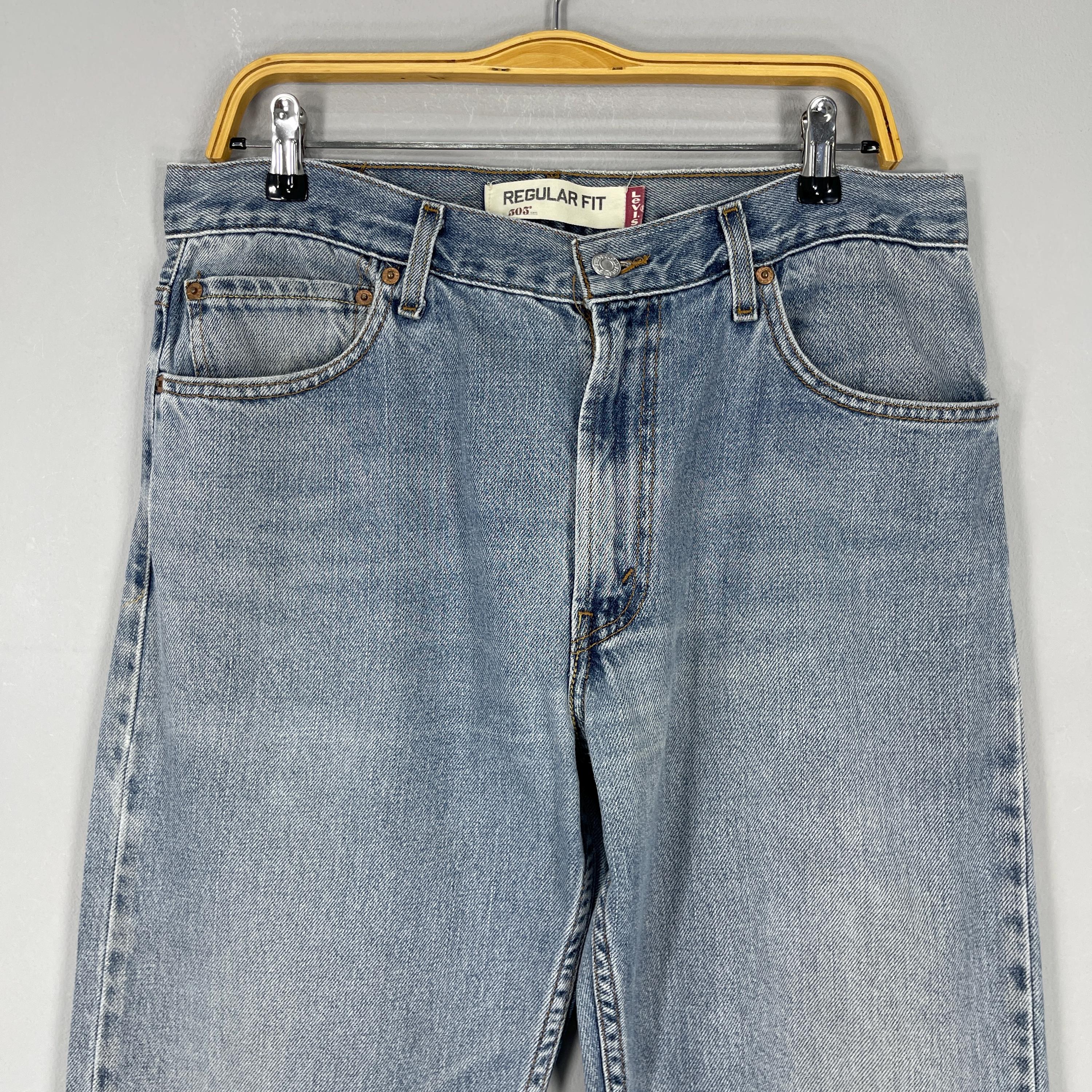 Vintage 90's Levi's 505 Regular Fit Jeans W34 L32 / Straight Leg Vintage 90's Levi's 505 Regular Fit Jeans W34 L32 / Straight Leg