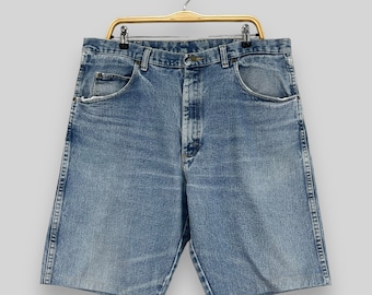 W38 Vintage Distressed Wrangler Cutoff Jeans Ultra High Waisted Medium Wash Denim Wrangler Rebuild Classics Boyfriend Short Jeans Size 38