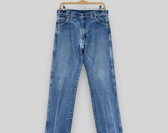 Tamanho 31 Vintage Wrangler Distressed Dirty Jeans Wrangler Mid Rise Lavagem média Denim Wrangler Y2K Classic Reforçado Boyfriend Jeans W31 L30