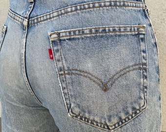 Size 35 Vintage Levis 505 Distressed Ripped Jeans Dirty Light Wash Denim Ultra High Waisted Regular Fit Straight Leg Boyfriend Jeans W35 L32