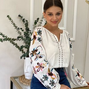 Blumige bestickte Bluse, viktorianische Bluse, mexikanische Bluse, weiße Bluse, Bluse Frauen, Geschenk für sie, Geschenk für ihn Bild 8