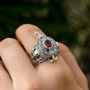 Totenkopf Gift Ring - Gothic Medaillon Schmuck - Victorian Style