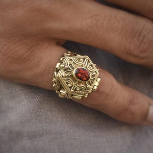 Gorgeous Garnet: The January Birthstone