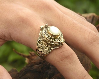Poison Ring, Antique Gold Plated Brass Pill Box 7x9MM
