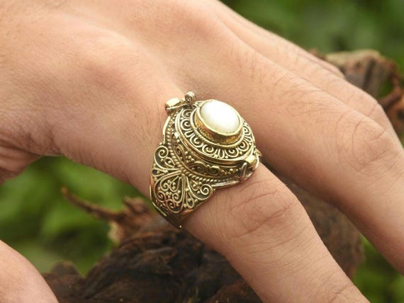 Poison Ring, Antique Gold Plated Brass Pill Box 7x9mm - Etsy