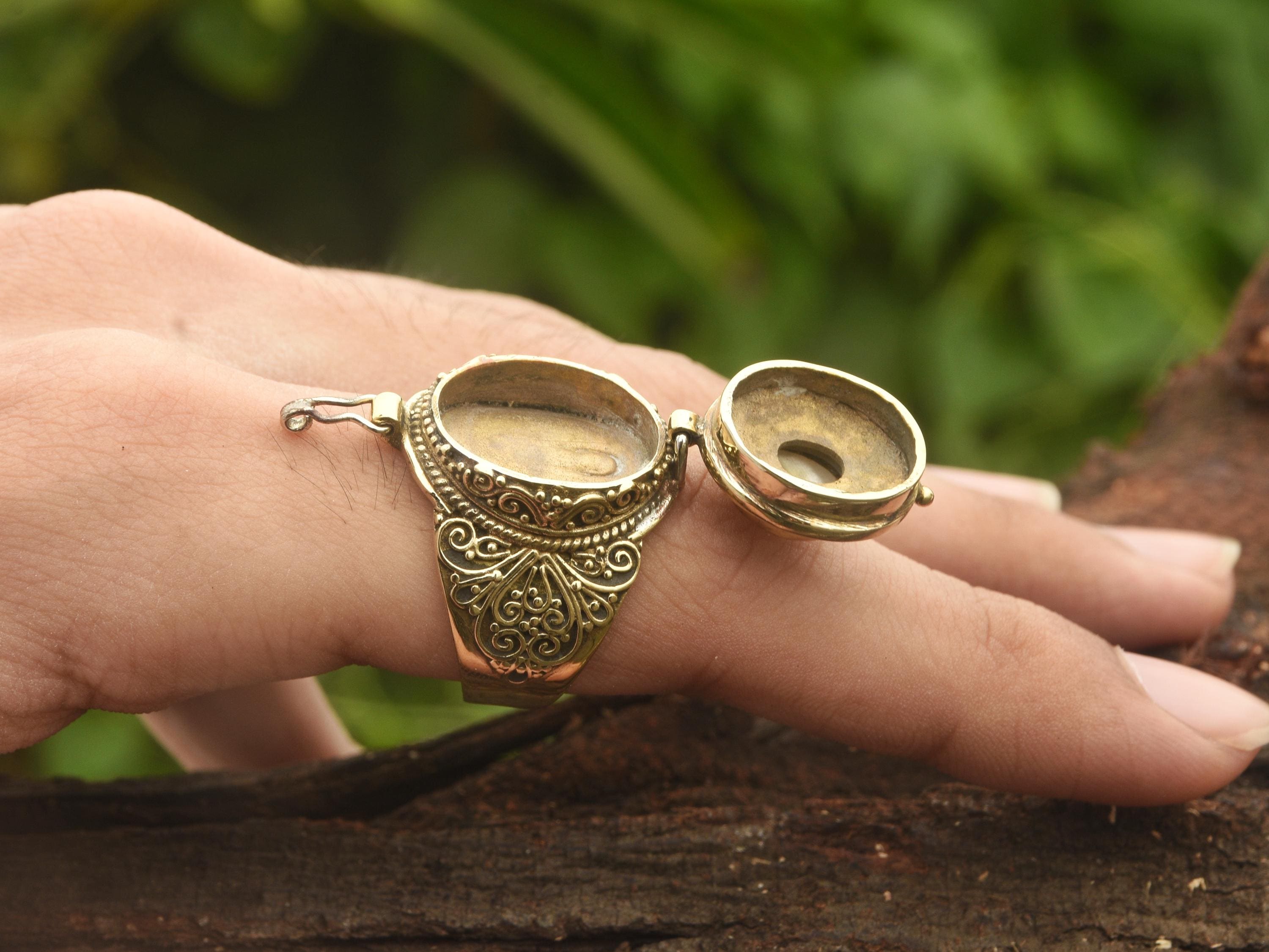 Poison Ring, Poisoner, Medieval Jewelry, Pill Box, Secret