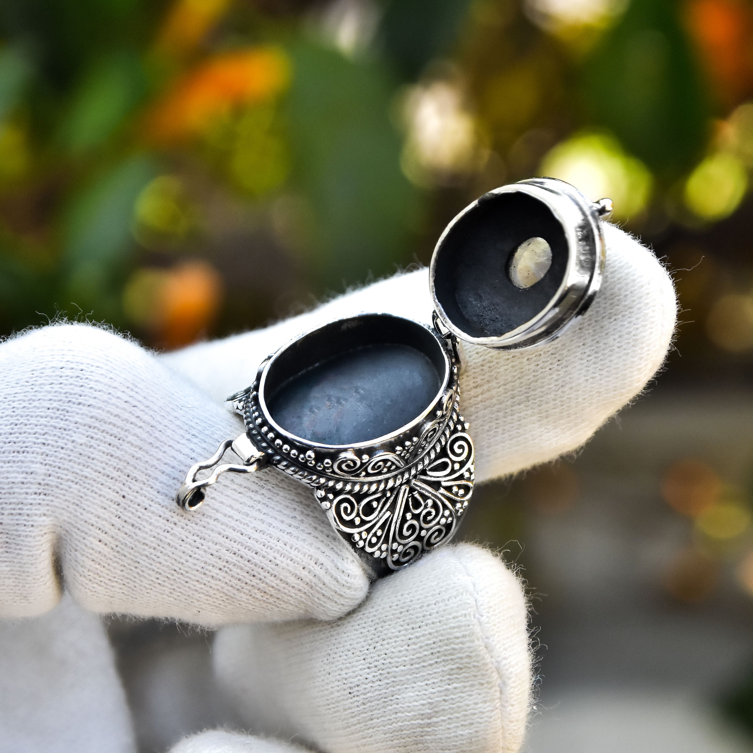 Poison Ring , Medieval Ring , Pill Box , Secret Ring , Snuff Ring 