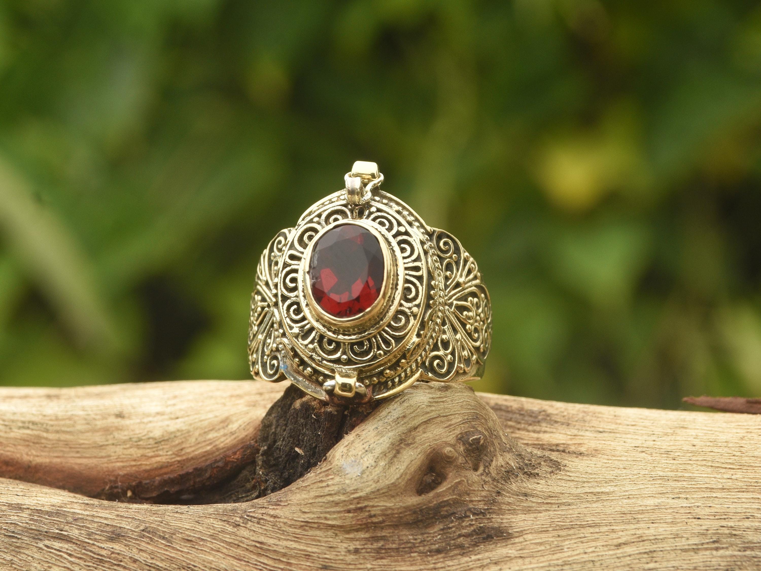 Poison Ring, Antique Gold Plated Brass Pill Box 7x9mm - Etsy