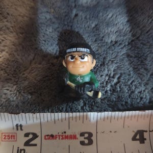 B* Vintage TeenyMates Dallas Stars Hockey Player NO JERSEY NUMBER