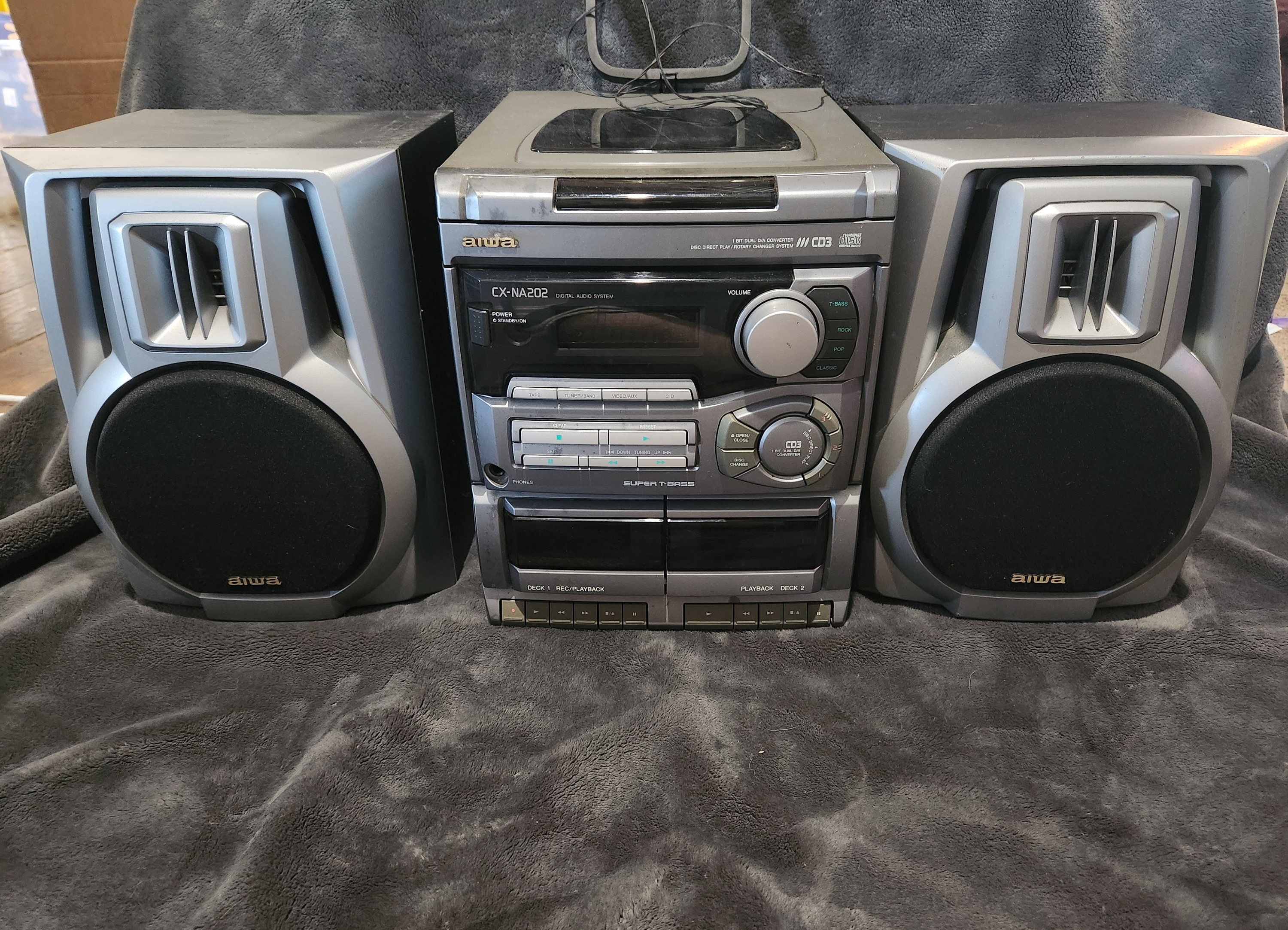 AIWA CX-NA202 Stereo Cassette Player 3 Disc CD Changer & Speakers