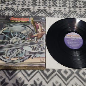 J* Vintage 1976 Commodores Hot on the Tracks vinyl record Motown
