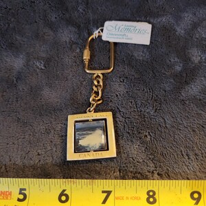 Vintage Keychain Niagara Falls Canada and USA Key Ring Rotating Spinner Fob