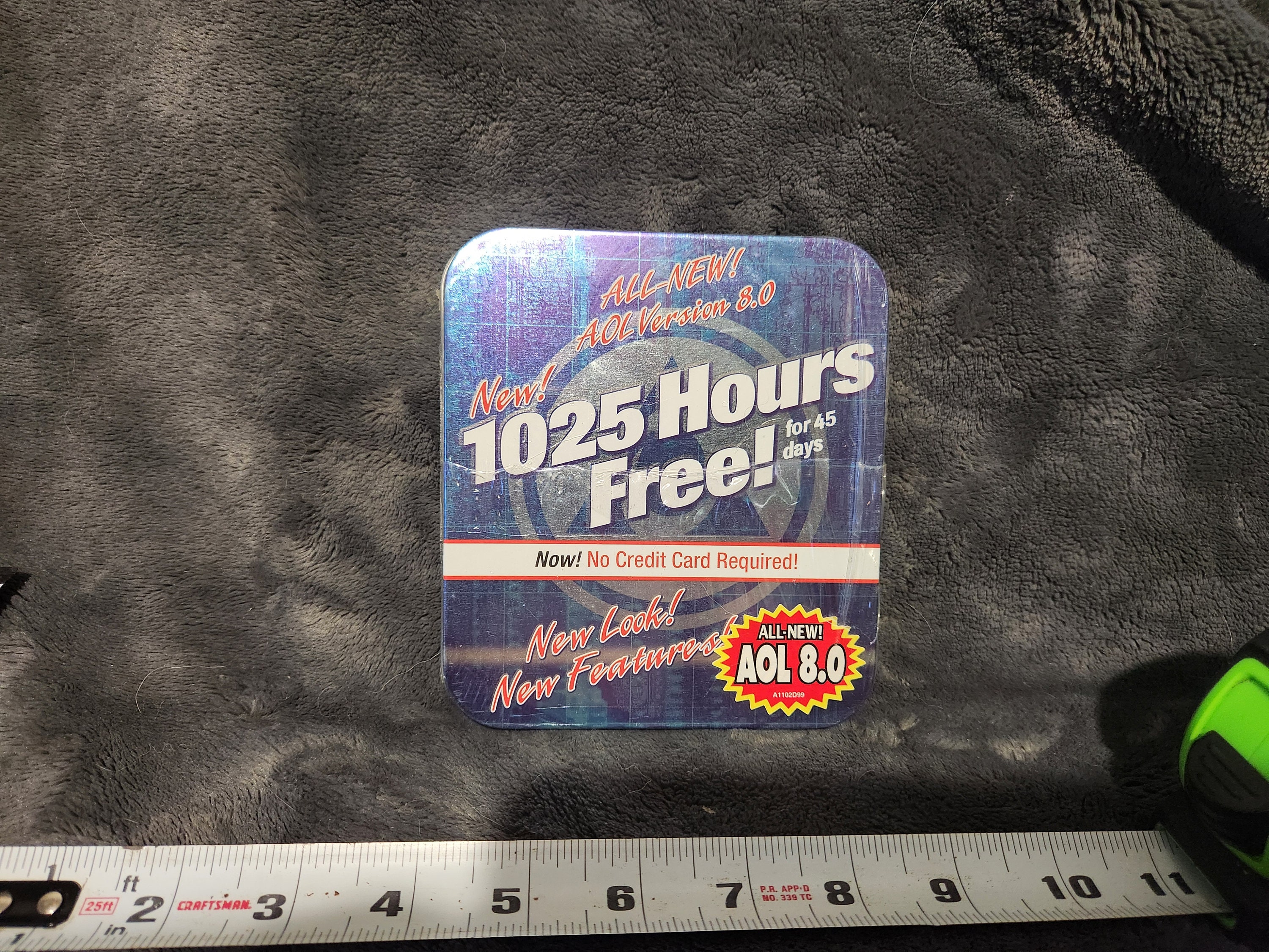 J* Vintage America Online AOL 8.0 Version CD Collectible Tin Box