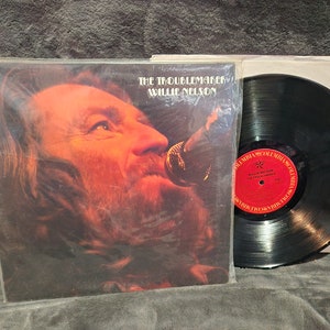 J* Vintage 1976 The Troublemaker By Willie Nelson LP vinyl record