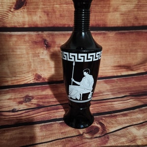 Vintage 1958 JIM BEAM Whiskey Greek Warrior Black Glass Bottle D-334 119 58 2 no stopper