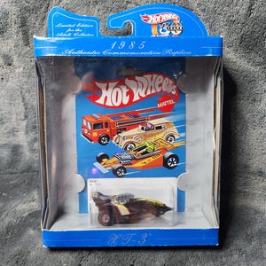 M* 1997 Mattel Hotwheels 1985 XT-3 limited edition collectors replica models