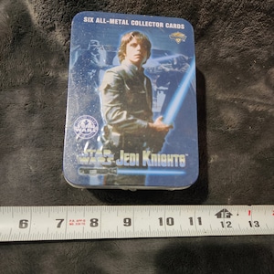 J* Vintage NIEUW NOS Sealed Star Wars Jedi Knights Six volledig metalen verzamelkaarten in tinnen doosje 1997