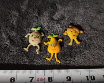 Vintage set of 3 Anthropomorphic Fruits Vegetables Refrigerator Magnets Googly Eyes