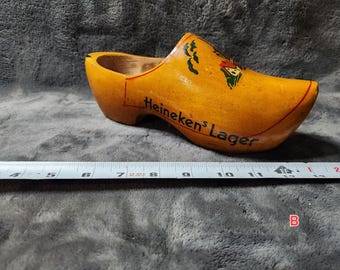 B * Vintage Heineken Beer handgeschnitzter hölzerner holländischer Klompenschuh