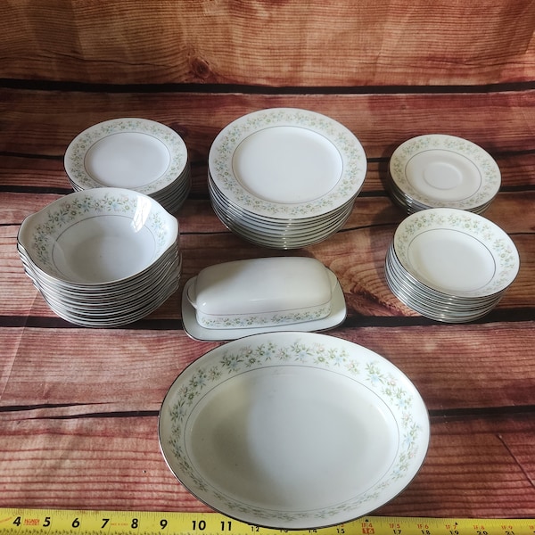 Vintage Noritake Savannah Japan 2031 dinnerware set