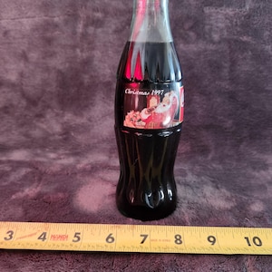 J* Vintage Collectible Coca Cola Bottle Christmas 1997 Edition