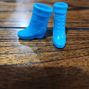 A** Vintage 1960s MATTEL Barbie shoes winter boots