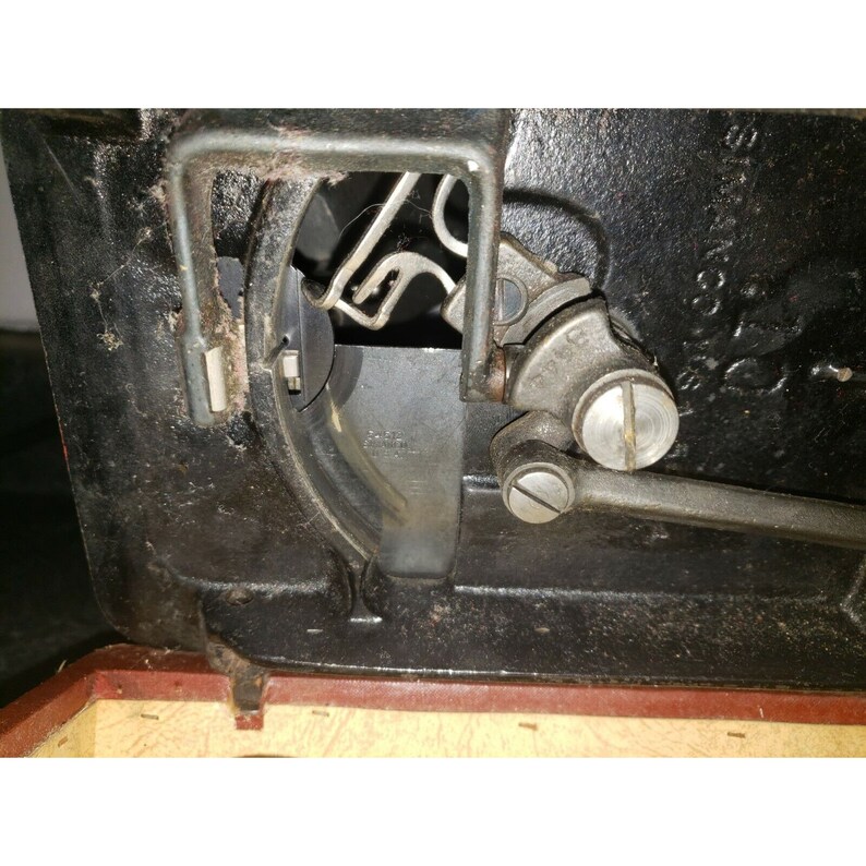 Beautiful Vintage Singer 12823 Portable Electric Sewing Etsy