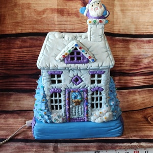 Vintage Ceramic Mold Santa Thru the Chimney, Collectible