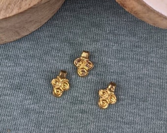 Brass pendant Triskele #7 for making macrame jewelry / 13 mm X 9 mm / Macrame accessories / Brass jewelry