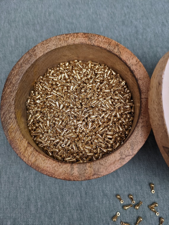 Messingtropfen 2,7 mm zur Schmuckherstellung von Makrameeschmuck / Makrameezubehör / Messingschmuck