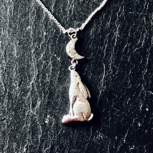 Individuell handgefertigte Sterling Silber Moon Gaping Hare Halskette